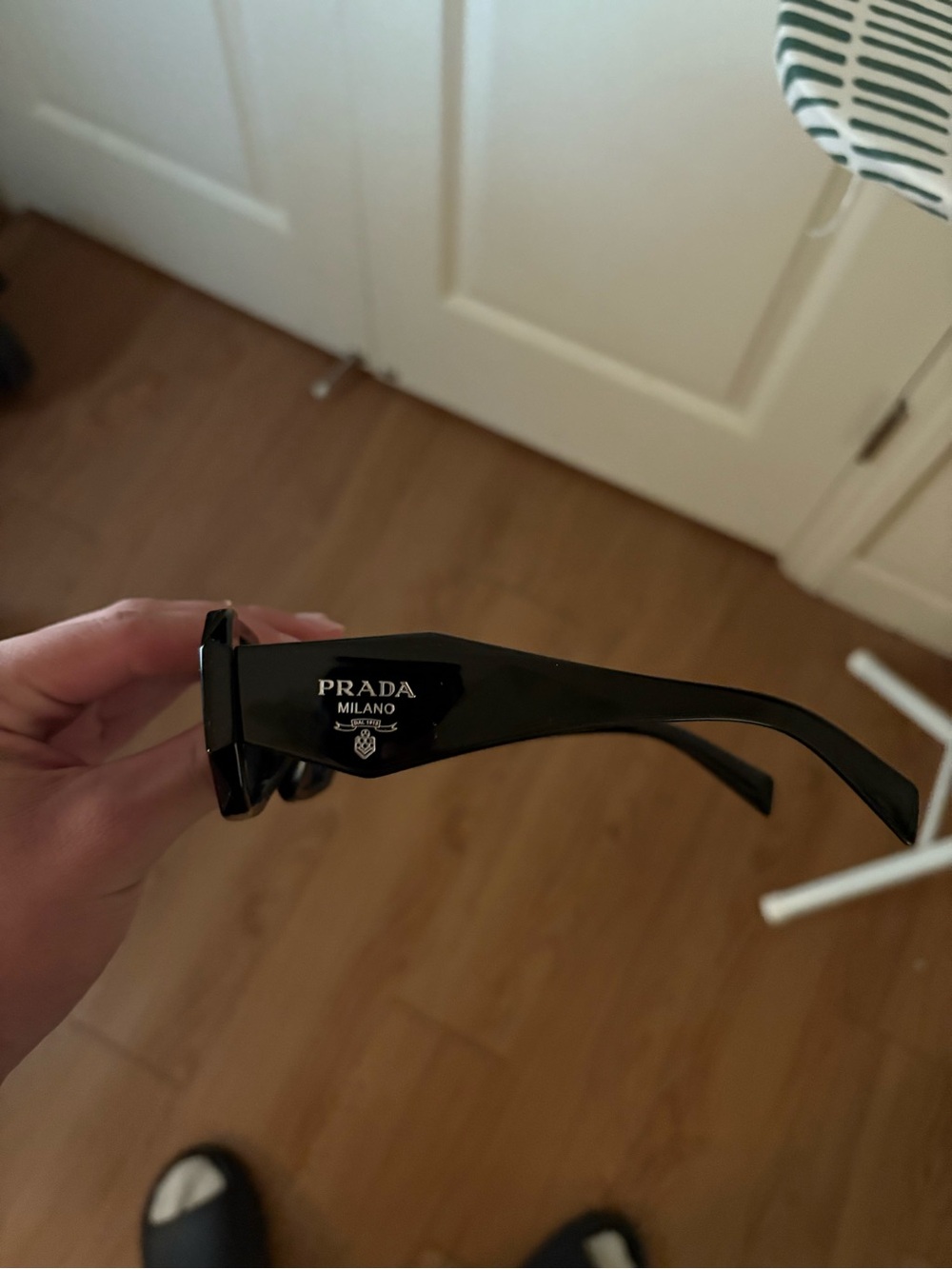 Prada Black Rectangular Foldable VR/AR-Style Frame - Picture 3 of 4